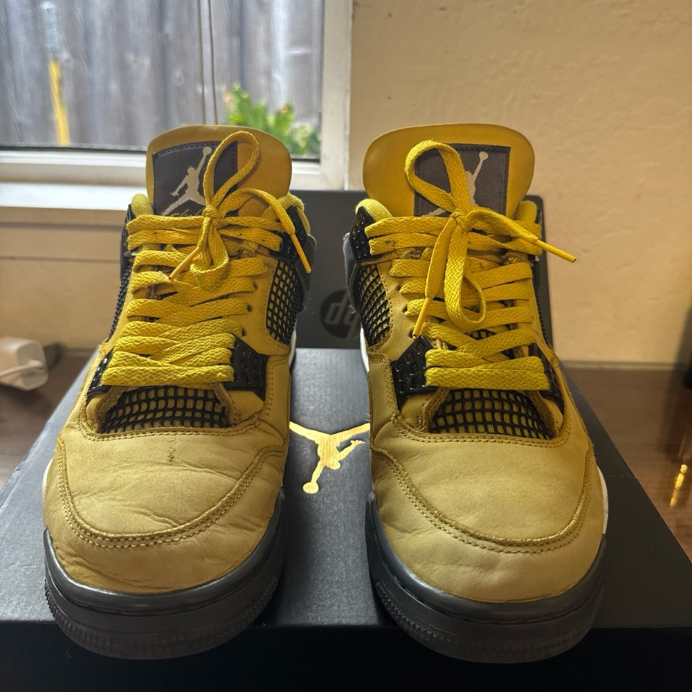 Nike Jordan 4 lightning